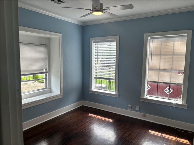 5738 Newport Street, Houston, TX 77023