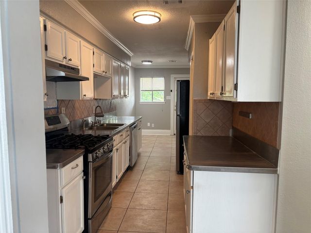 5738 Newport Street, Houston, TX 77023