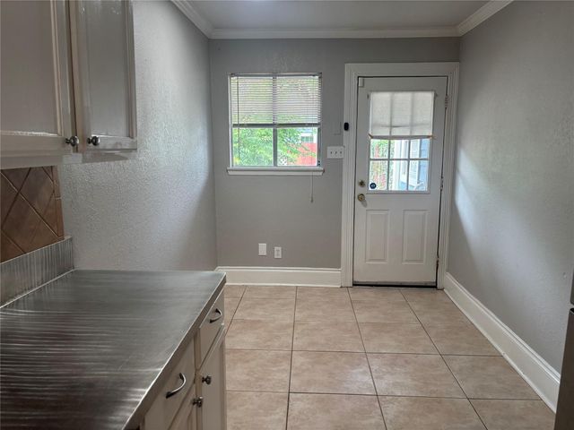 5738 Newport Street, Houston, TX 77023