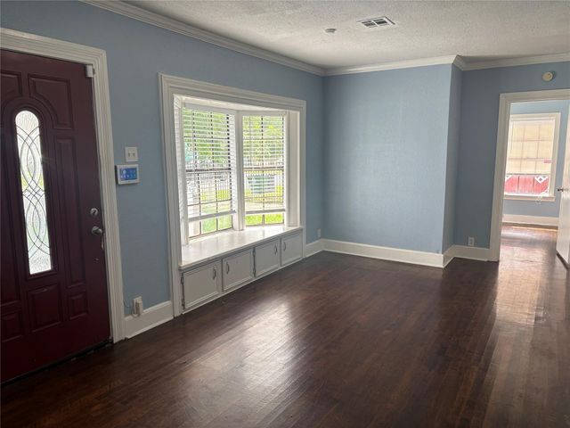 5738 Newport Street, Houston, TX 77023