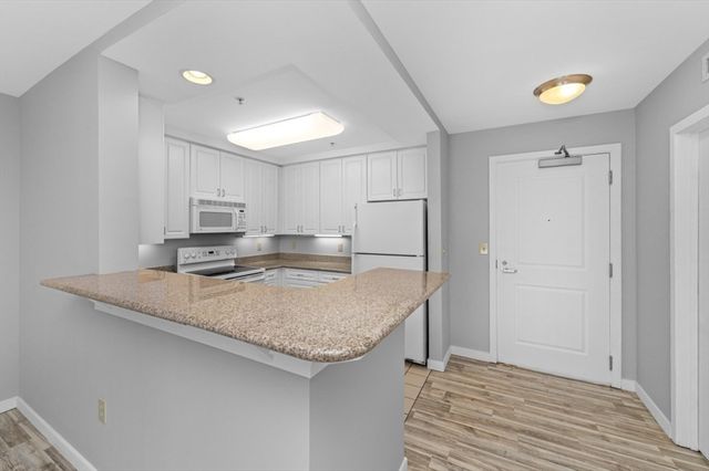 175 Cottage St 205, Chelsea, MA 02150