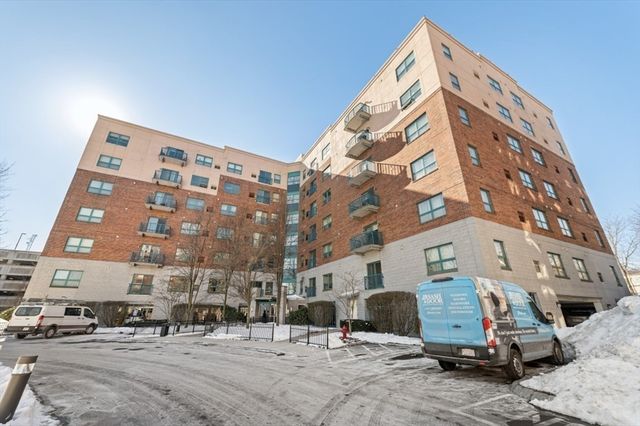 175 Cottage St 205, Chelsea, MA 02150