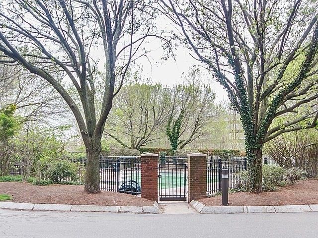 175 Cottage St 205, Chelsea, MA 02150