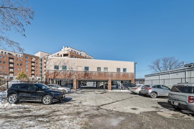 175 Cottage St 205, Chelsea, MA 02150