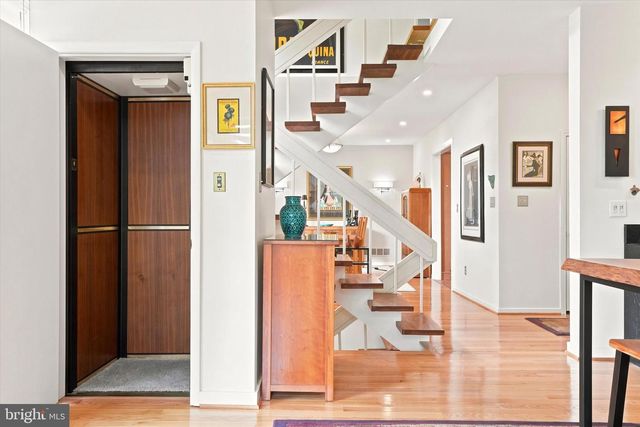 4 DEZAC, Devon, PA 19333