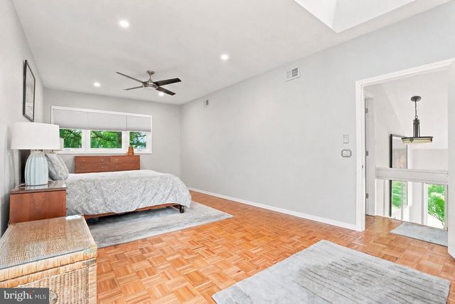 4 DEZAC, Devon, PA 19333