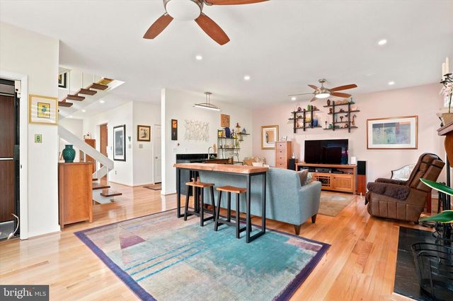 4 DEZAC, Devon, PA 19333