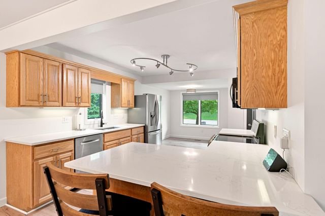 15635 41st Avenue N, Plymouth, MN 55446