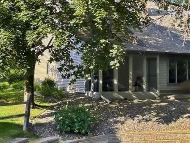 15635 41st Avenue N, Plymouth, MN 55446