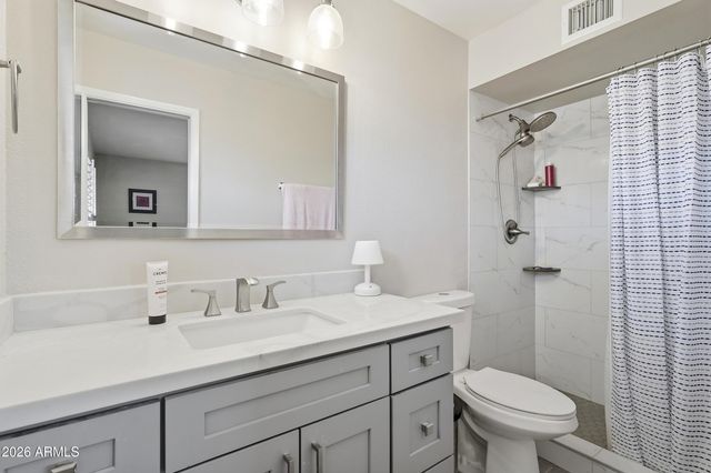 6337 E DES MOINES Street, Mesa, AZ 85205