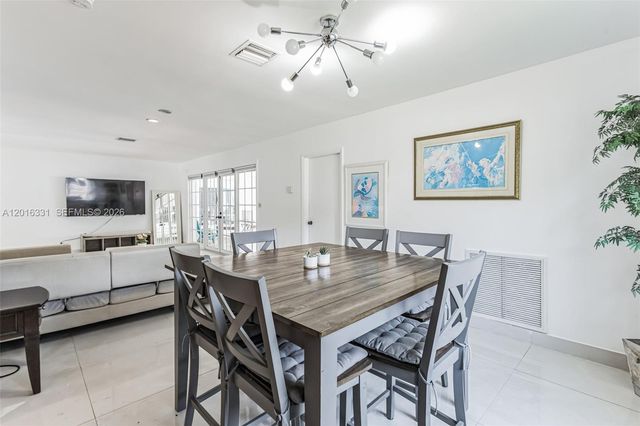 633 N Crescent Drive, Hollywood, FL 33021