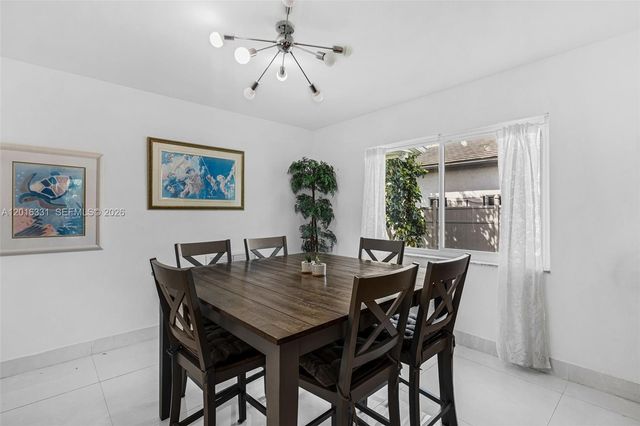633 N Crescent Drive, Hollywood, FL 33021