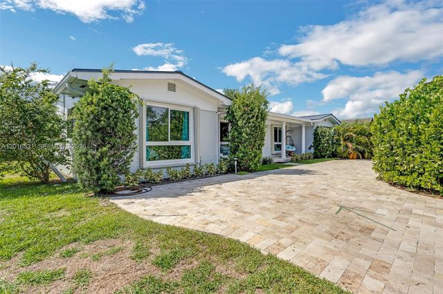 633 N Crescent Drive, Hollywood, FL 33021
