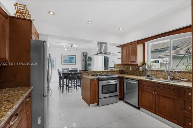 633 N Crescent Drive, Hollywood, FL 33021