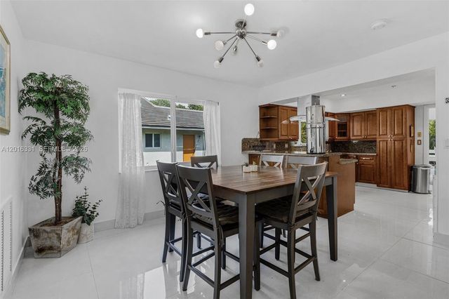 633 N Crescent Drive, Hollywood, FL 33021