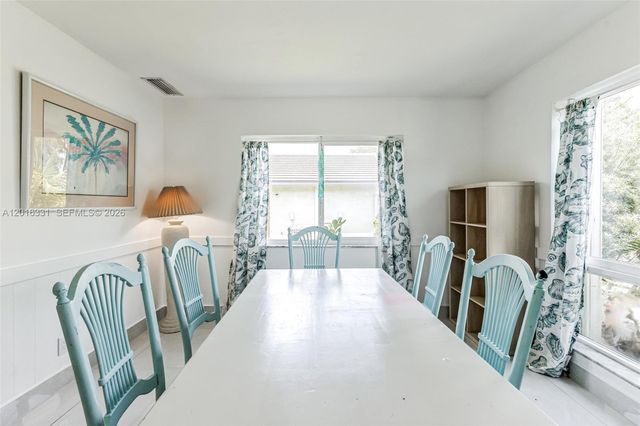 633 N Crescent Drive, Hollywood, FL 33021