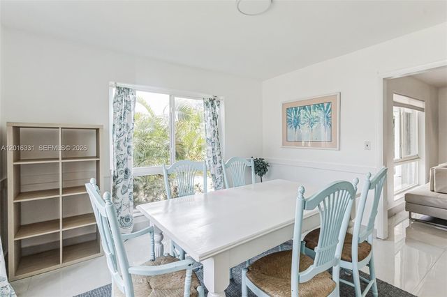 633 N Crescent Drive, Hollywood, FL 33021