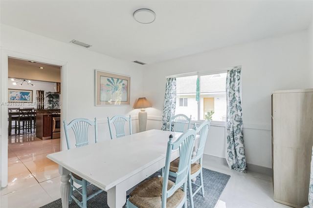 633 N Crescent Drive, Hollywood, FL 33021