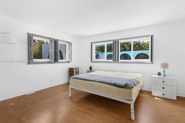 633 N Crescent Drive, Hollywood, FL 33021