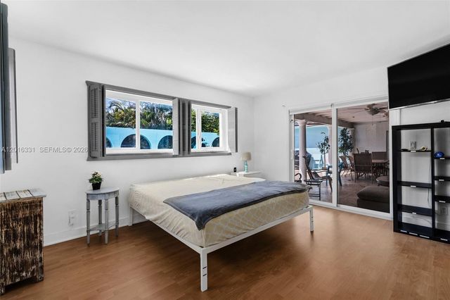 633 N Crescent Drive, Hollywood, FL 33021