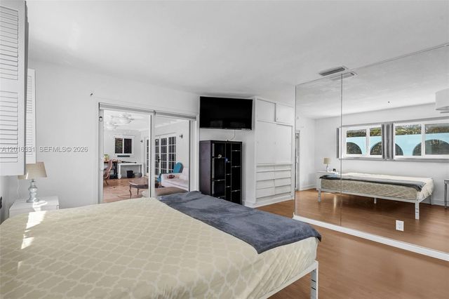 633 N Crescent Drive, Hollywood, FL 33021