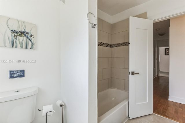 633 N Crescent Drive, Hollywood, FL 33021