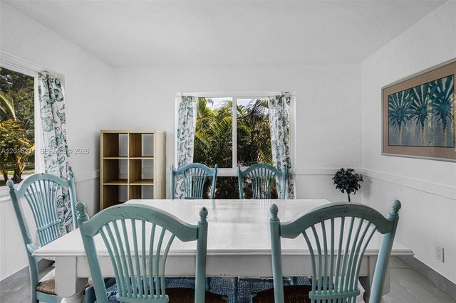 633 N Crescent Drive, Hollywood, FL 33021