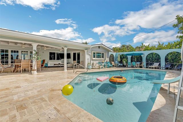 633 N Crescent Drive, Hollywood, FL 33021
