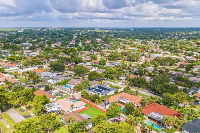 633 N Crescent Drive, Hollywood, FL 33021