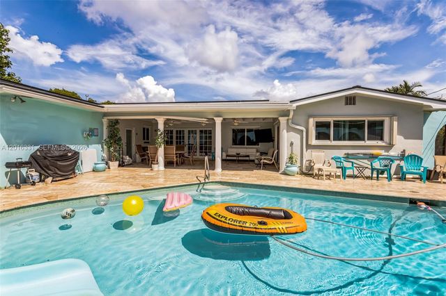 633 N Crescent Drive, Hollywood, FL 33021