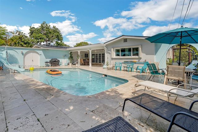 633 N Crescent Drive, Hollywood, FL 33021