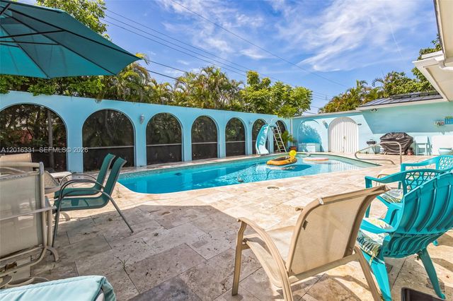 633 N Crescent Drive, Hollywood, FL 33021