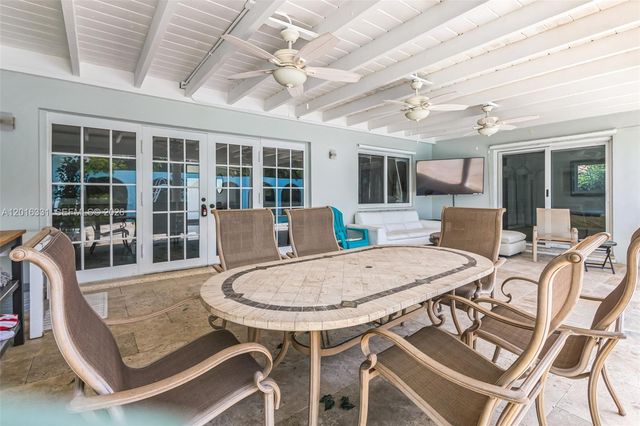 633 N Crescent Drive, Hollywood, FL 33021