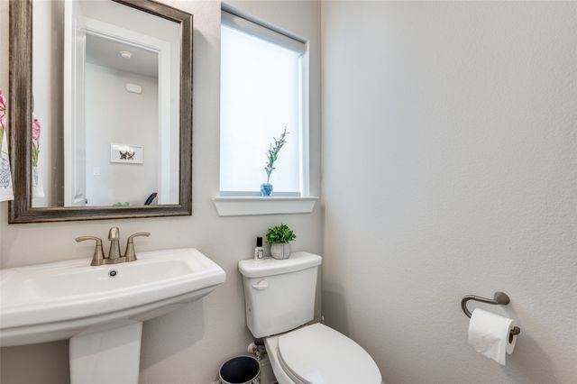 1404 Buttercup Avenue, Aubrey, TX 76227