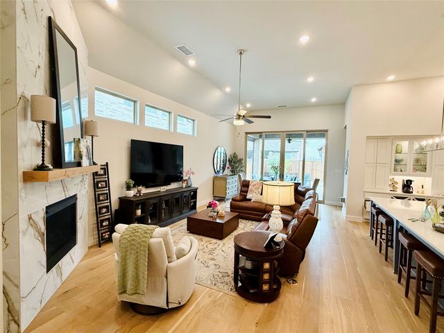 1404 Buttercup Avenue, Aubrey, TX 76227