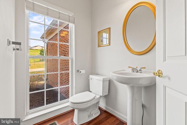 28 FAWN HILL RD, Hanover, PA 17331