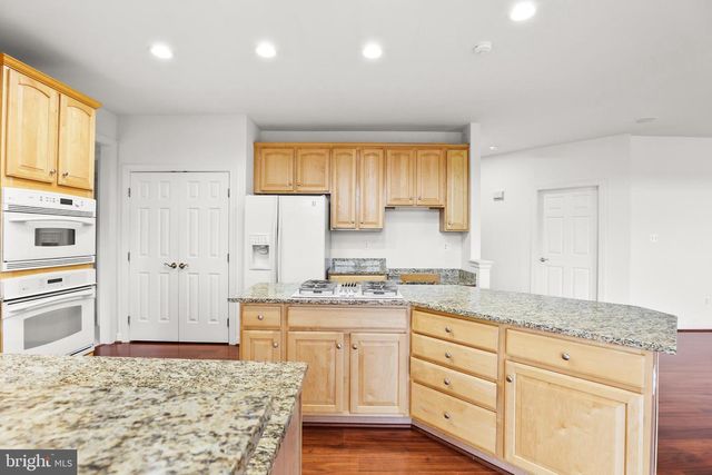 28 FAWN HILL RD, Hanover, PA 17331