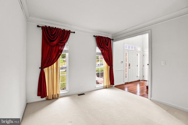 28 FAWN HILL RD, Hanover, PA 17331