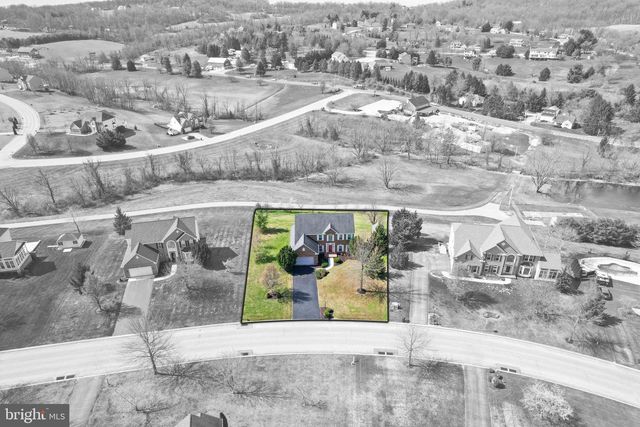 28 FAWN HILL RD, Hanover, PA 17331