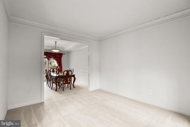 28 FAWN HILL RD, Hanover, PA 17331