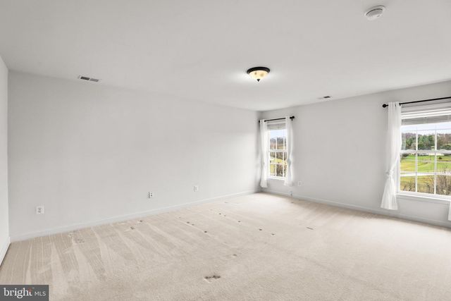 28 FAWN HILL RD, Hanover, PA 17331