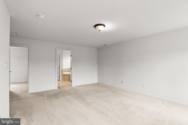 28 FAWN HILL RD, Hanover, PA 17331