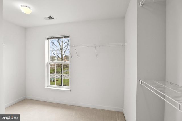 28 FAWN HILL RD, Hanover, PA 17331