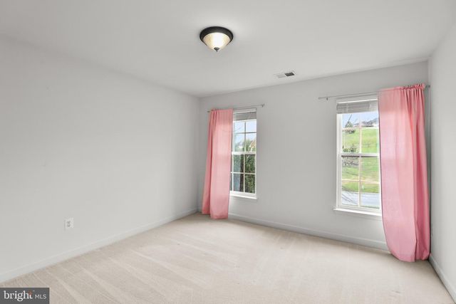 28 FAWN HILL RD, Hanover, PA 17331