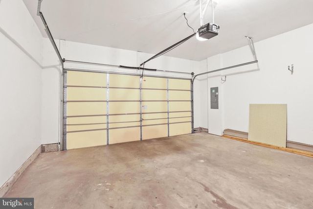 28 FAWN HILL RD, Hanover, PA 17331