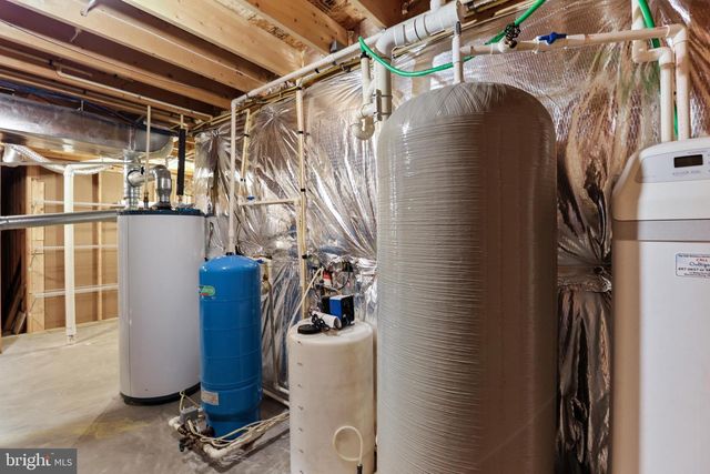 28 FAWN HILL RD, Hanover, PA 17331