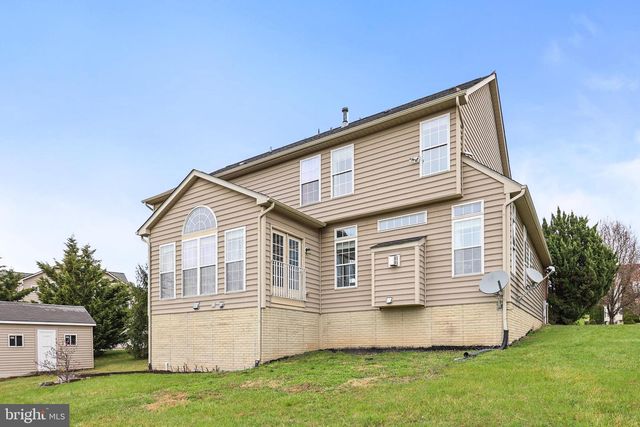 28 FAWN HILL RD, Hanover, PA 17331