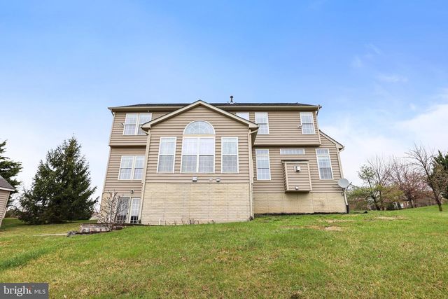 28 FAWN HILL RD, Hanover, PA 17331