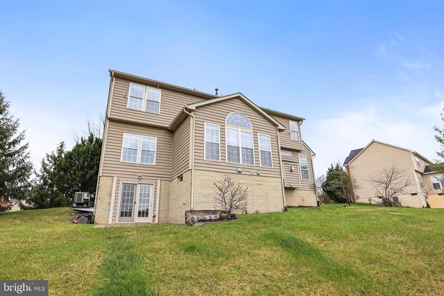 28 FAWN HILL RD, Hanover, PA 17331