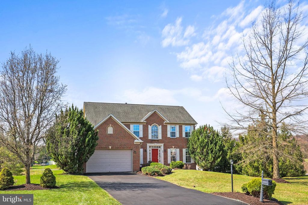 28 FAWN HILL RD, Hanover, PA 17331